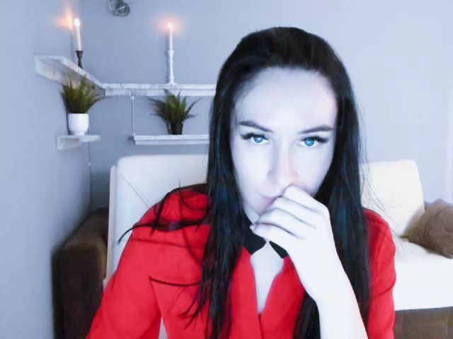 Live sex webcam photo for Lilly_Shine #268595278