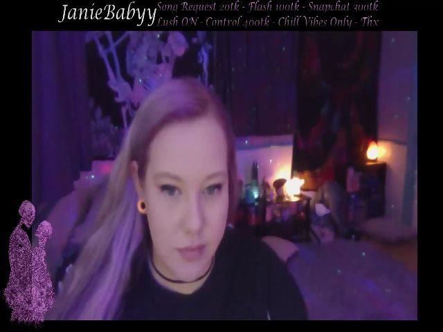 Live sex webcam photo for JanieBabyy #268597049