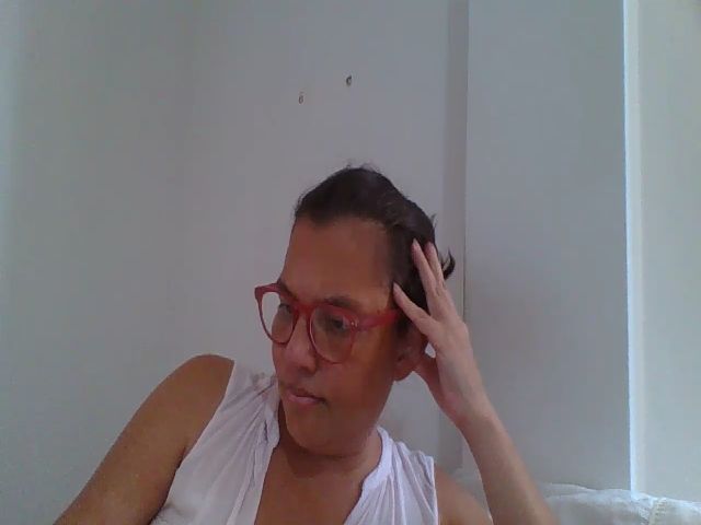 Live sex webcam photo for SweetLola01 #268606114