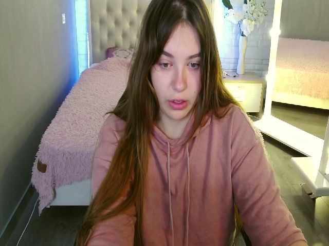 Live sex webcam photo for Karlee__Grey #268596365