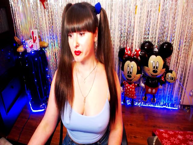 Live sex webcam photo for x_MissMia_x #268603911