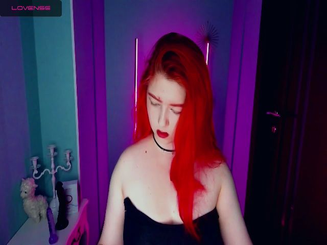 Live sex webcam photo for TinkerrBelll #268607781