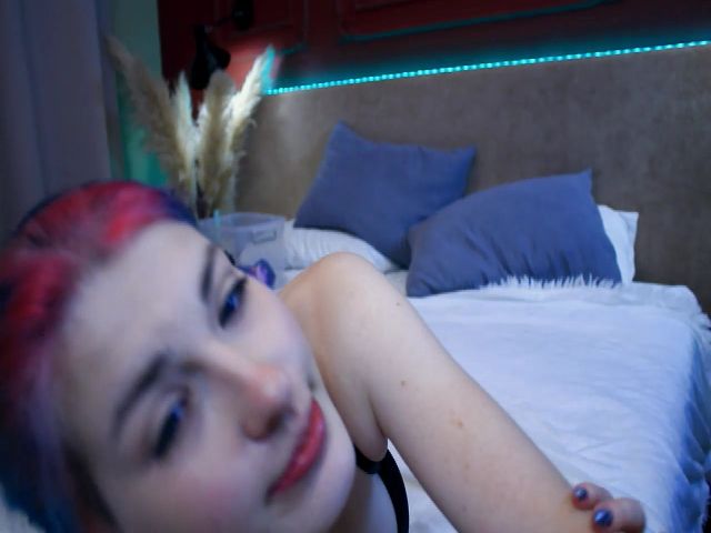 Live sex webcam photo for Purple_Foxy #268595721