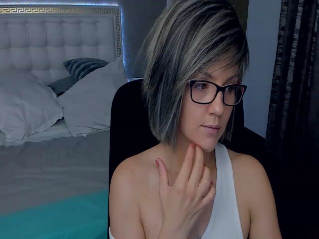 Live sex webcam photo for TiffanyRioxxx #268608632