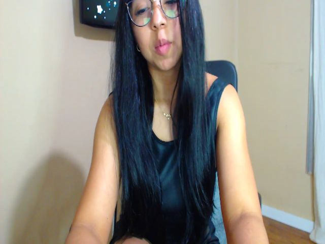 Live sex webcam photo for Luisaxhot #268609410