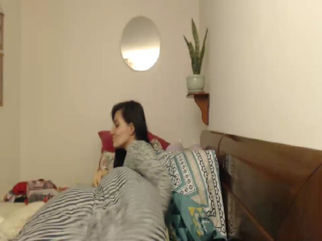 Live sex webcam photo for isabellazee2 #268596722