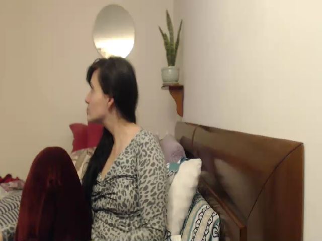 Live sex webcam photo for isabellazee2 #268609657