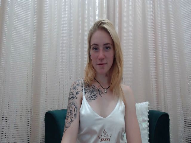 Live sex webcam photo for RedBerryy #268597857