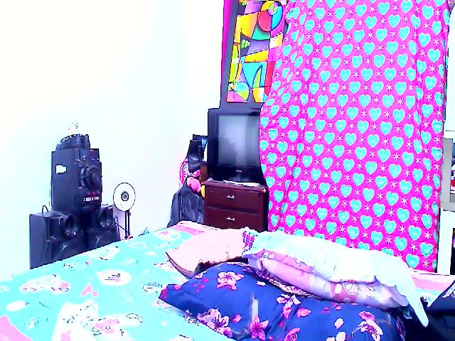 Live sex webcam photo for LatinaBigAss4 #268597475