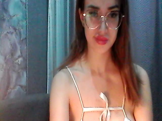 Live sex webcam photo for EmiliyaFoxy #268605203