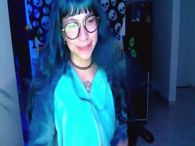 Live sex webcam photo for umaru_michae #268600442