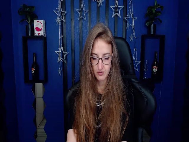 Live sex webcam photo for JennyLovelyS #268597779