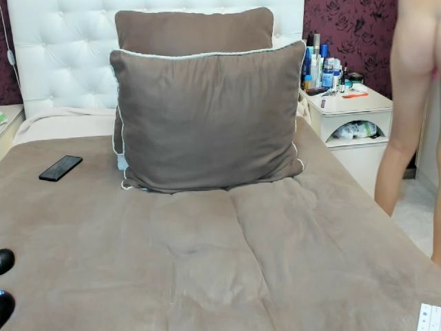 Live sex webcam photo for KATLEA #268599605