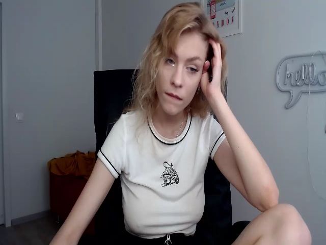 Live sex webcam photo for VanillaJenny #268596285