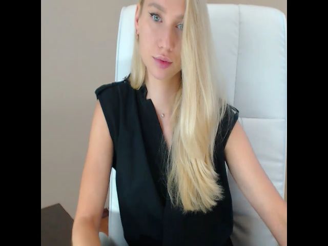 Live sex webcam photo for Miss_Sylvia #268604974