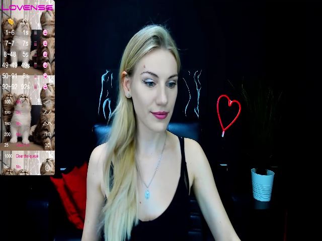 Live sex webcam photo for LiliManchest #268604629