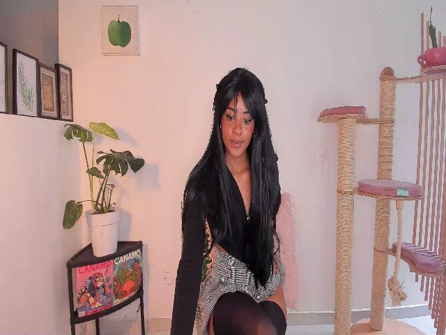 Live sex webcam photo for CleoFM #268608050