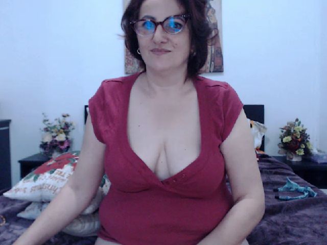 Live sex webcam photo for Elssye #268597203