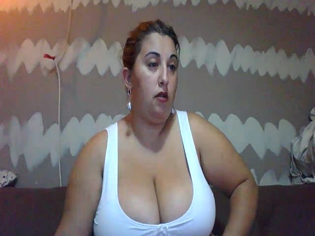 Live sex webcam photo for BigBreastsMia #268597088