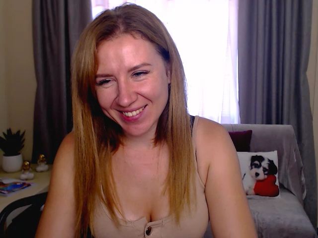 Live sex webcam photo for LoveMe_All #268600596