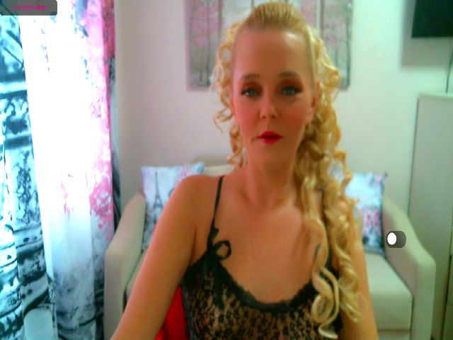 Live sex webcam photo for ChristiRoses #268600129