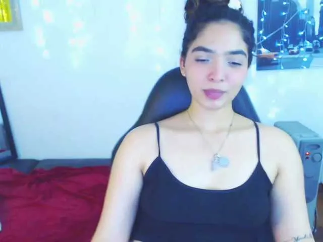 Live sex webcam photo for aria19xo #268598723