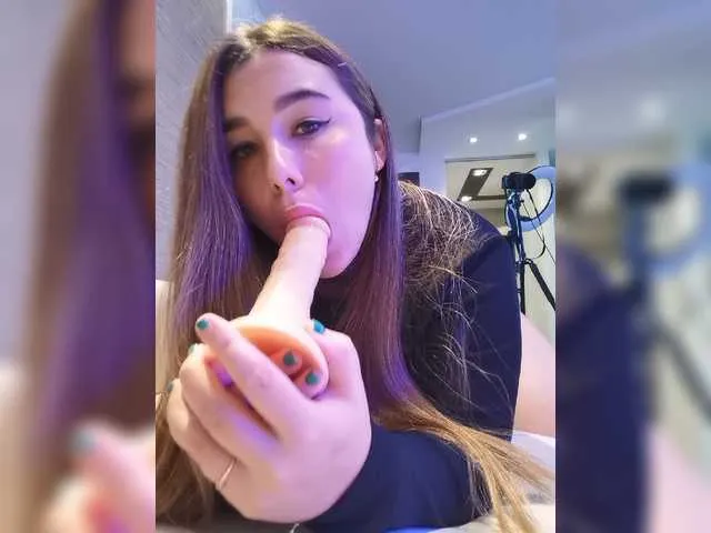 Live sex webcam photo for BloomJuliette #268601520