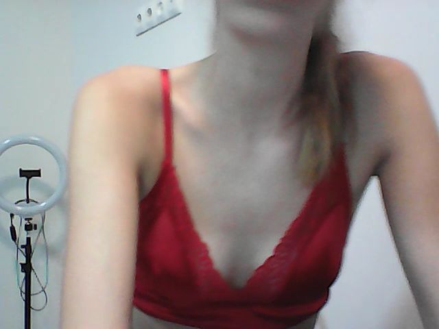Live sex webcam photo for Eva_Knight #268607735