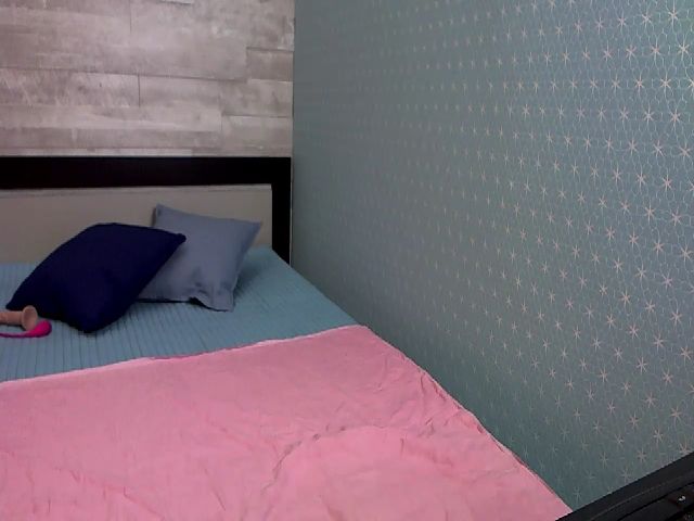 Live sex webcam photo for HugeBoobsErin #268597661