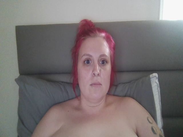 Live sex webcam photo for Weetziebabe #268605287