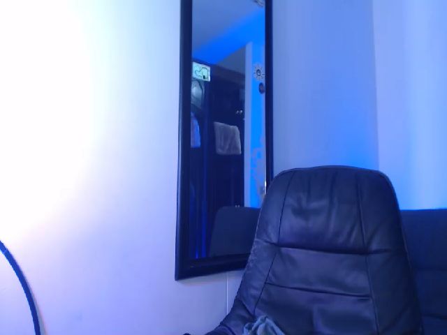 Live sex webcam photo for Mistyyraven #268609467