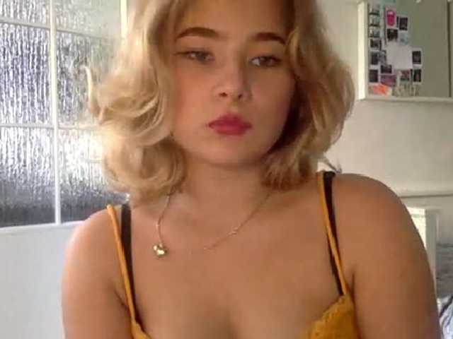 Live sex webcam photo for GraceXhoney #268601879