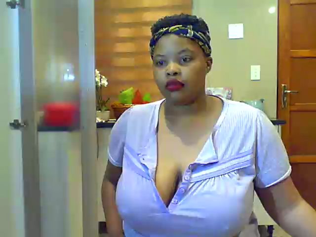 Live sex webcam photo for Sexylips79 #268597089