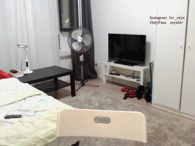 Live sex webcam photo for SarinnnaLuv #268610102