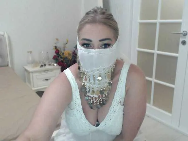 Live sex webcam photo for mirage40 #268623394