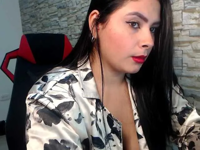 Live sex webcam photo for miss-daniela #268614476