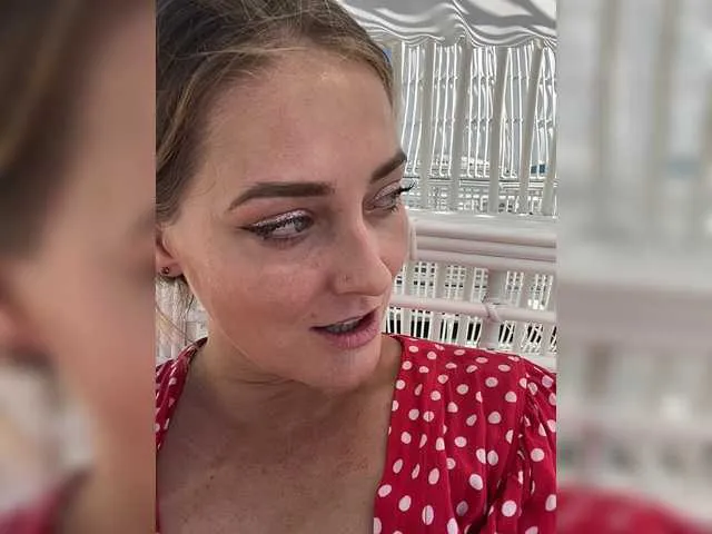 Live sex webcam photo for -JuliaSpace- #268618020