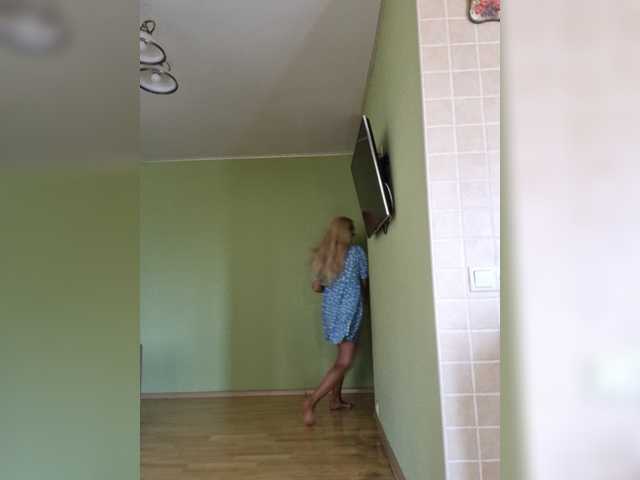 Live sex webcam photo for MonnaSky #268618221