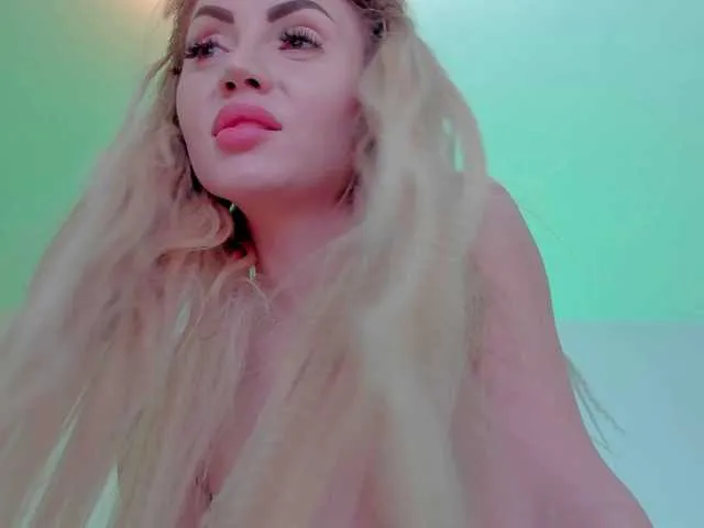 Live sex webcam photo for blondebab3 #268614096