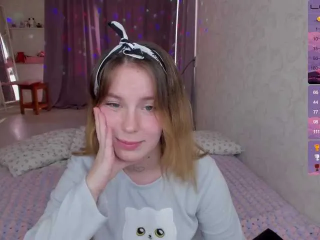 Live sex webcam photo for Vivi-Squirrel #268614465