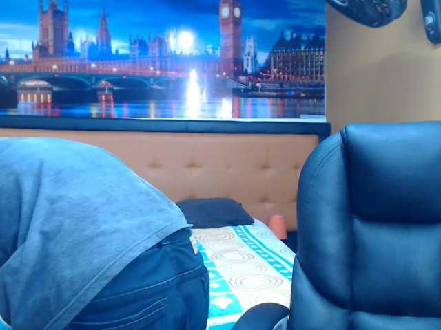 Live sex webcam photo for HannaSnaw #268624142