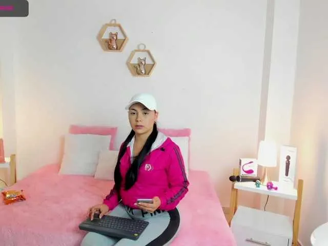 Live sex webcam photo for Ariana-bel #268610850