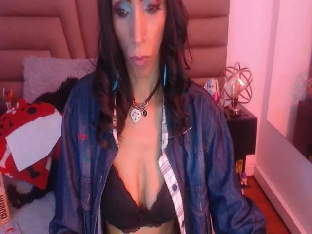 Live sex webcam photo for nicky-bennett #268624704