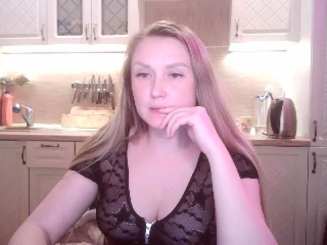 Live sex webcam photo for JaneGrey111 #268611302