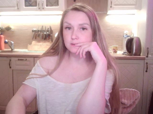 Live sex webcam photo for JaneGrey111 #268611902