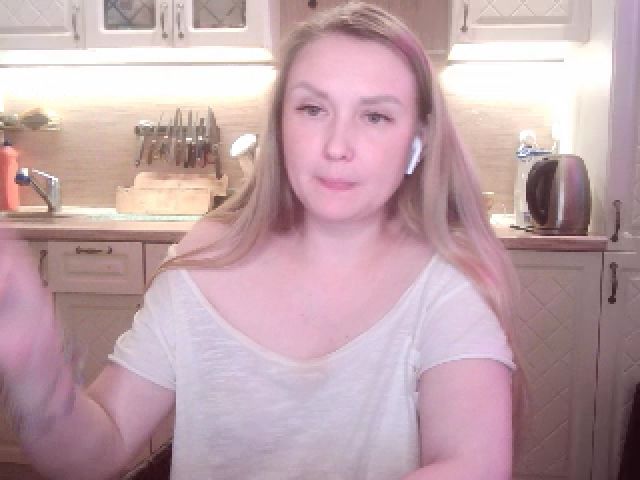 Live sex webcam photo for JaneGrey111 #268612206