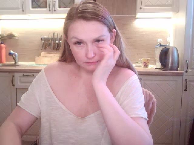 Live sex webcam photo for JaneGrey111 #268613357