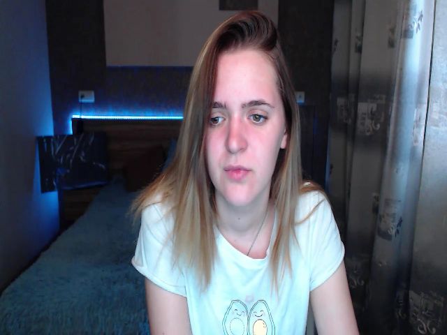 Live sex webcam photo for Ella_Hudson #268613107