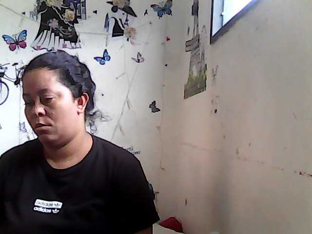 Live sex webcam photo for LOLAhot1 #268624748