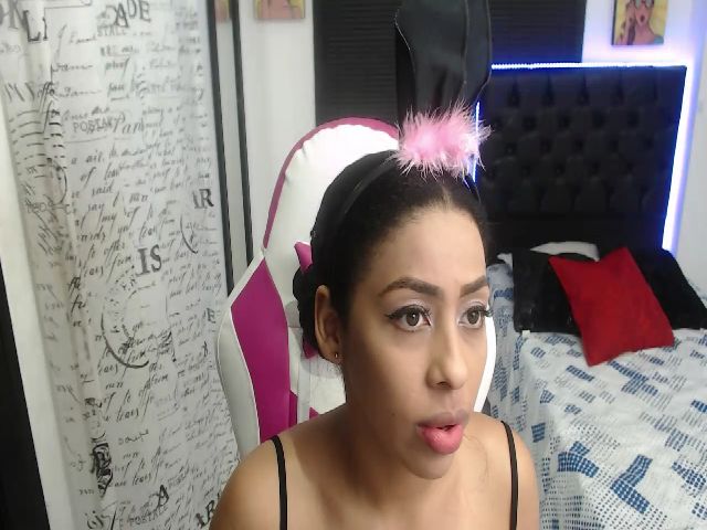 Live sex webcam photo for Andrea_acker #268620344